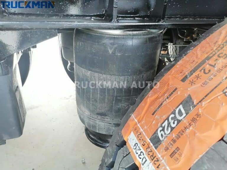 Suspensión del remolque cisterna de combustible