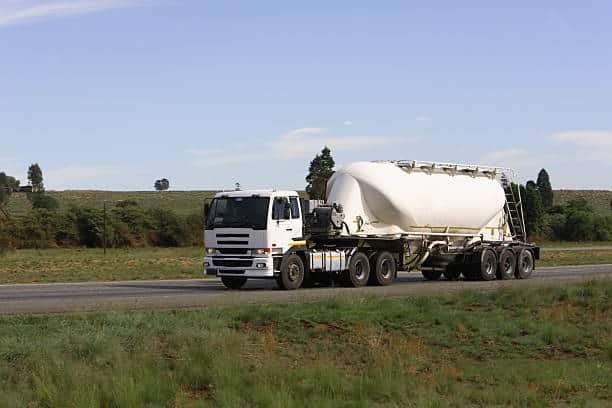 Cisterna de cemento-Camionero Automóvil
