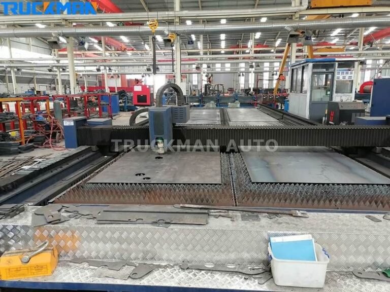 Corte y punzonado-Guía definitiva del remolque de plataforma baja