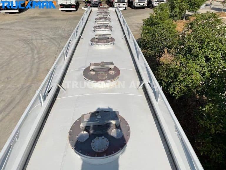 Tapa de registro para remolque cisterna de combustible