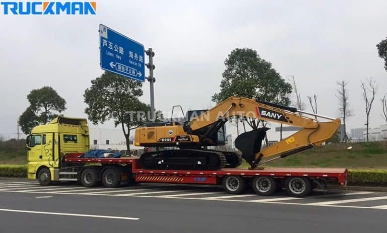 Camión semirremolque de plataforma baja que transporta excavadoras SANY por carretera - capacidad de transporte de maquinaria pesada