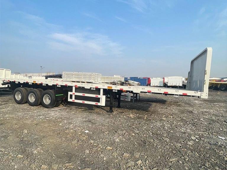 La construcción de acero y aluminio de alta resistencia del remolque Superlink está diseñada para el transporte pesado y de larga distancia.
