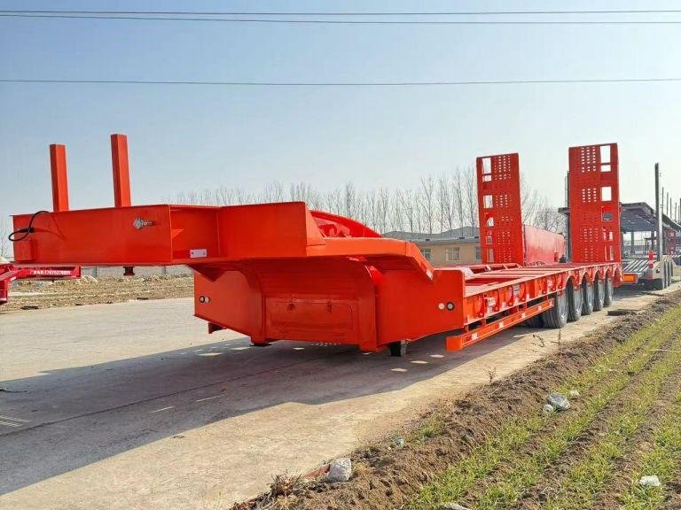 Se aceptan remolques de plataforma baja a medida -Truckman Automobile