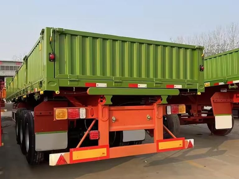 Cargar con seguridad un remolque de pared lateral