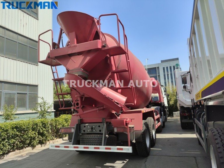 Venta de camiones mezcladores SINOTRUK HOWO 8x4 de 12 metros cúbicos