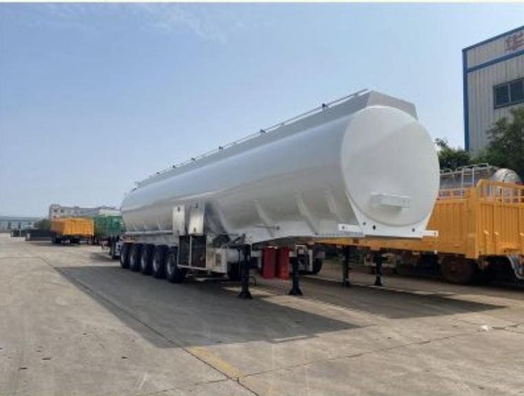 Se vende cisterna de combustible de 40000 litros