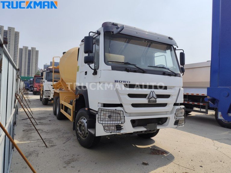 SINOTRUK HOWO Camión mezclador de cemento de 10 ruedas